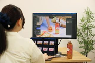 赤坂オフィス近くの自社スタジオで作業しています