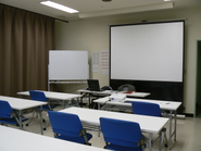 教室の一つ。１部屋の定員は15名を原則としています。少人数で、一人ひとりの成長をサポートしていくことが私たちのミッションです。