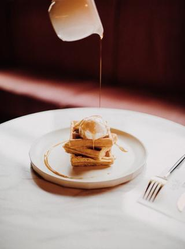 SHE,KYOTOのアイスクリームパーラーにはこだわりののBIG BABY ICE CREAM。