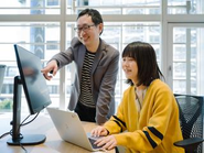 バックグラウンドは違えど「医療をもっと良くしたい」という思いは同じ。皆が感じたことのある医療の課題感を忘れずに、目の前の仕事と日々向き合っています。