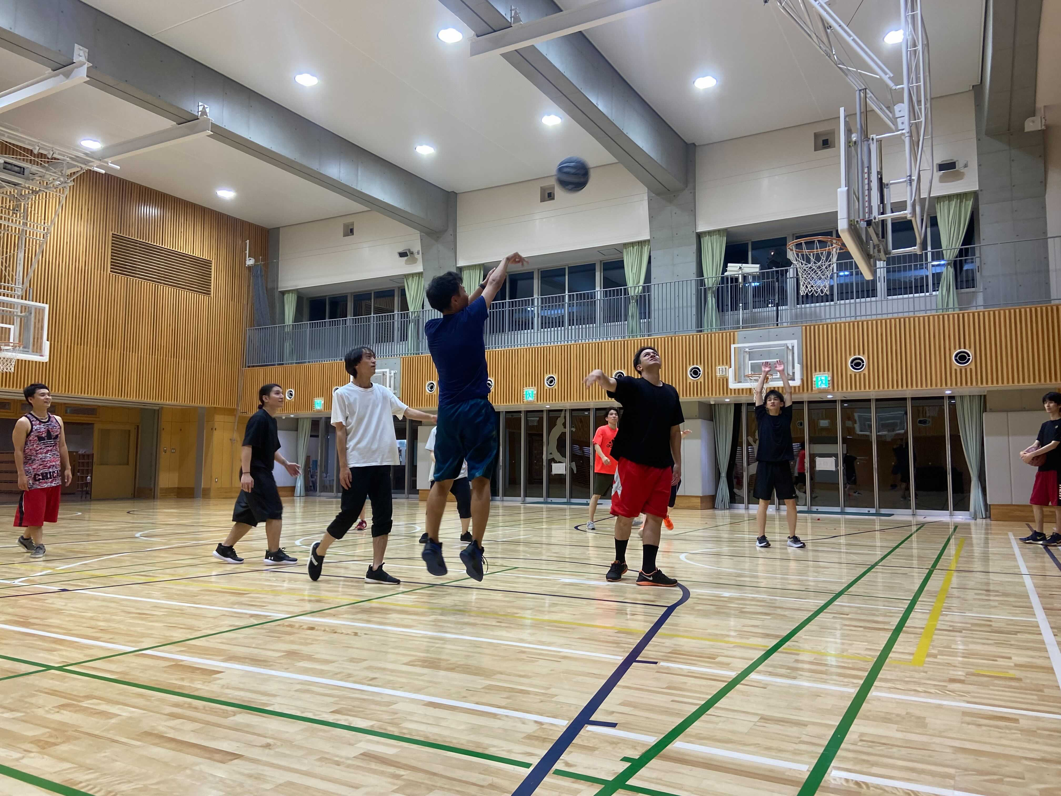 バレー🏐バスケ⛹バドミントン🏸を皆で楽しんだ8月