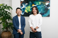 「手の届く人に、手を差し伸べる」を誰よりも体現しているのが代表（右）の渡邉です。