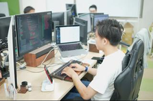 阿波座で働く！！社内受託案件のチーム開発で、目指せ一流エンジニア！！