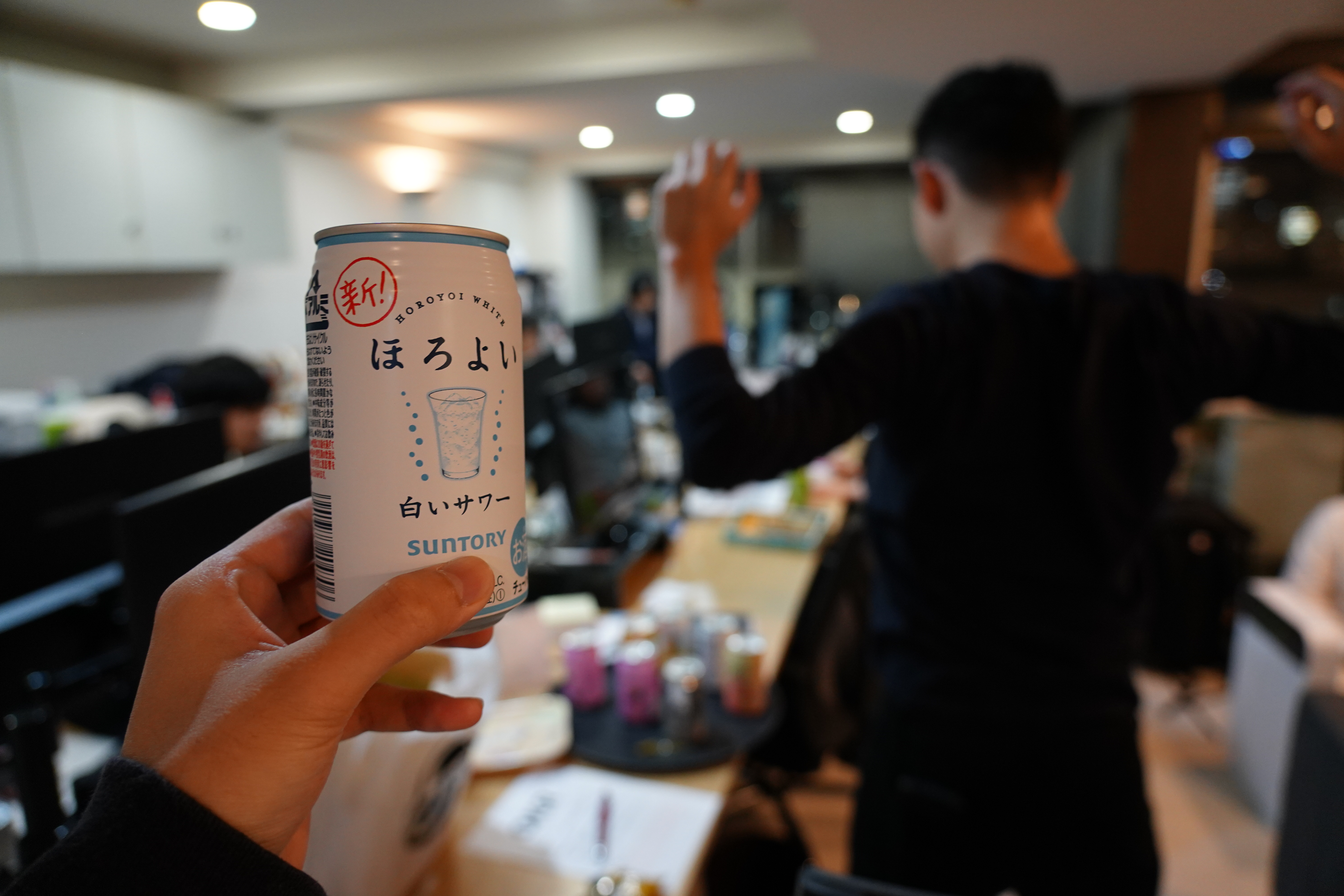 金曜の夕方から“お酒”で乾杯？！急成長ベンチャー、株式会社LLL流の締め会とは！