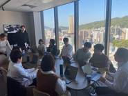 六甲山の見えるオフィスで開発を行う良い環境です。