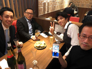 プライベートでも仲の良いメンバーが集まっています。回数は多くないですが、時々社内で飲み会を行っています。