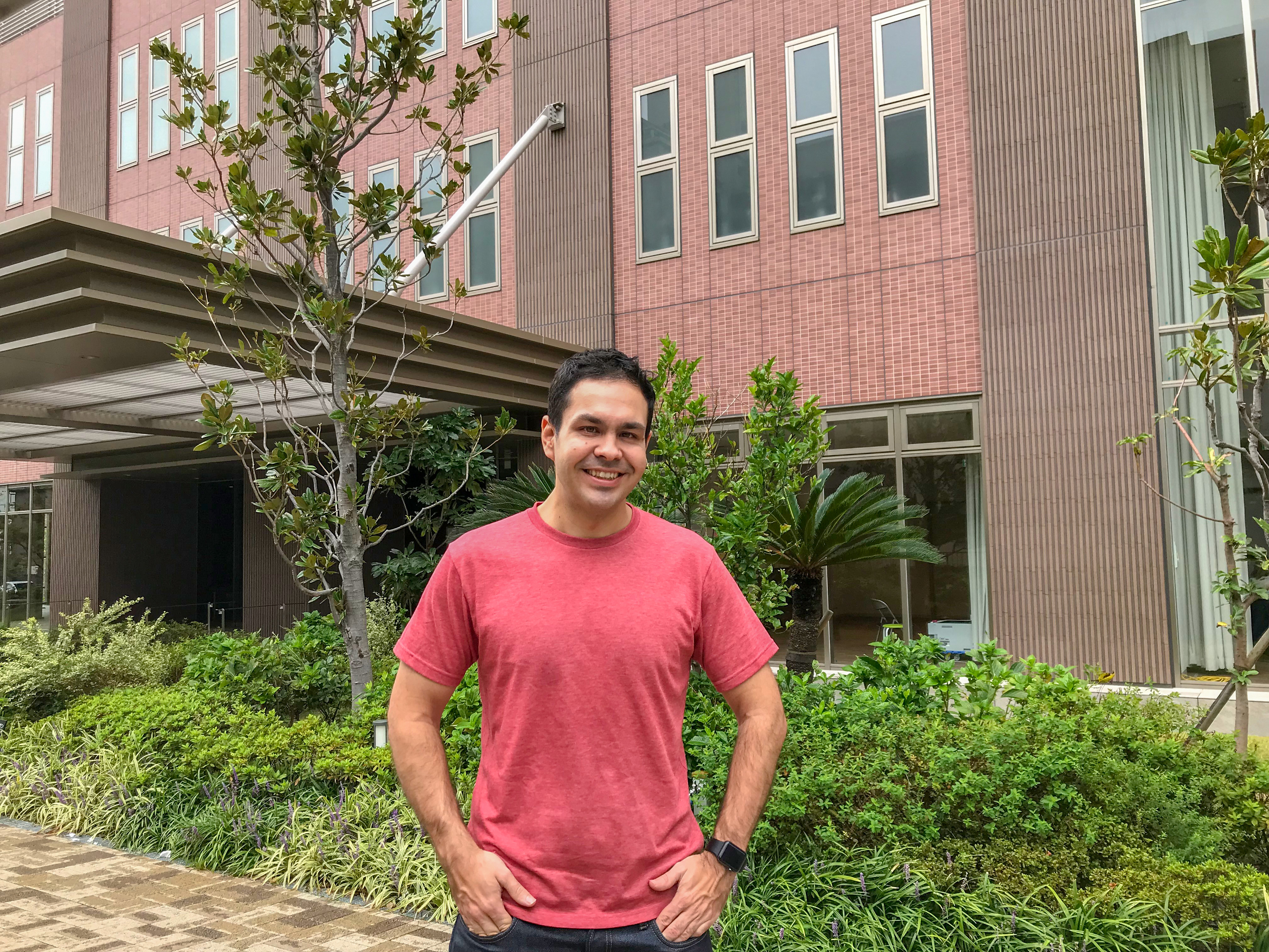 "お絵かき"が原点。趣味も、表現も、仕事も。すべてをデザインで生きるアートディレクター。