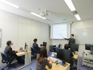 メインの業務は講義。Linuxを人前で教えることが仕事の中心