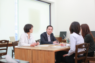 ミーティング風景。複数の事業があるため、興味がある分野やチャレンジしていきたい事業の企画や運営に携わることができます。