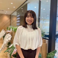 表 歩美さんのプロフィール