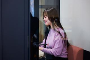 ホットリンクでは「多様な人材が活躍できる」環境づくりを目指しています。それぞれのベストな環境で 最大限のパフォーマンスを発揮できるよう、原則リモートワークやフレックスタイム制度を導入。個々の生活スタイルは違うからこそ、 一人ひとりの働き方の自由度を大切にしています。