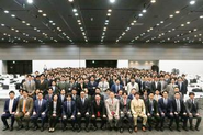 全社アワードにて、頑張った仲間をたたえあう文化があります。