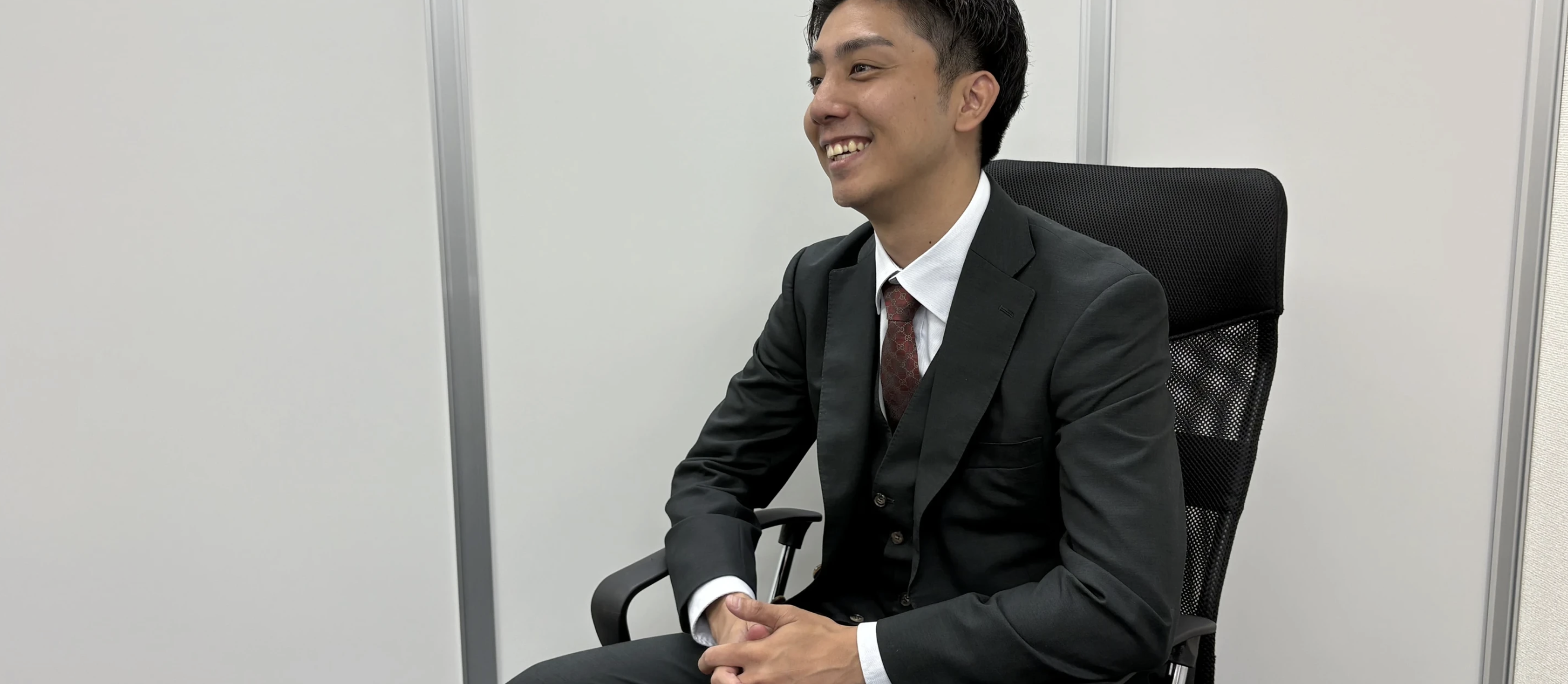 【社員インタビュー｜営業職】警察官から営業へ「何者でもない自分でも成長できた」圧倒的な環境がここにある