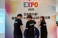 お揃いのStaneer Tシャツでイベントに出展。少人数でも背中のロゴと想いはひとつです