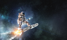 宇宙でサーフィンは無理だけど、Webデザイナーくらいには挑戦してみない？
