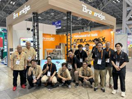 年数回、関東・関西・九州と展示会に出展しています。営業だけではなく、電気・機構・ソフトエンジニア、そして社長も一緒に参加しています。