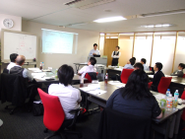 イントレプレナー塾の会場の様子です。塾生の方が発言される場面も多くあります。