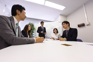 社風は自由闊達で、前向きな考えを持った社員と楽しみながら仕事をしていただけると思います
