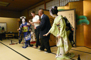 花街の「舞妓さん」文化も適切な説明があって初めて理解してもらえます