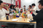 写真は2017年末の納会の様子。社内イベントも盛んに行われています！
