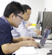 新しい技術を積極的に取り入れ、開発を行っております。