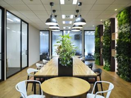 東京本社！緑が多く開放的