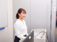 公開コースと企業向け研修の両方に登壇する