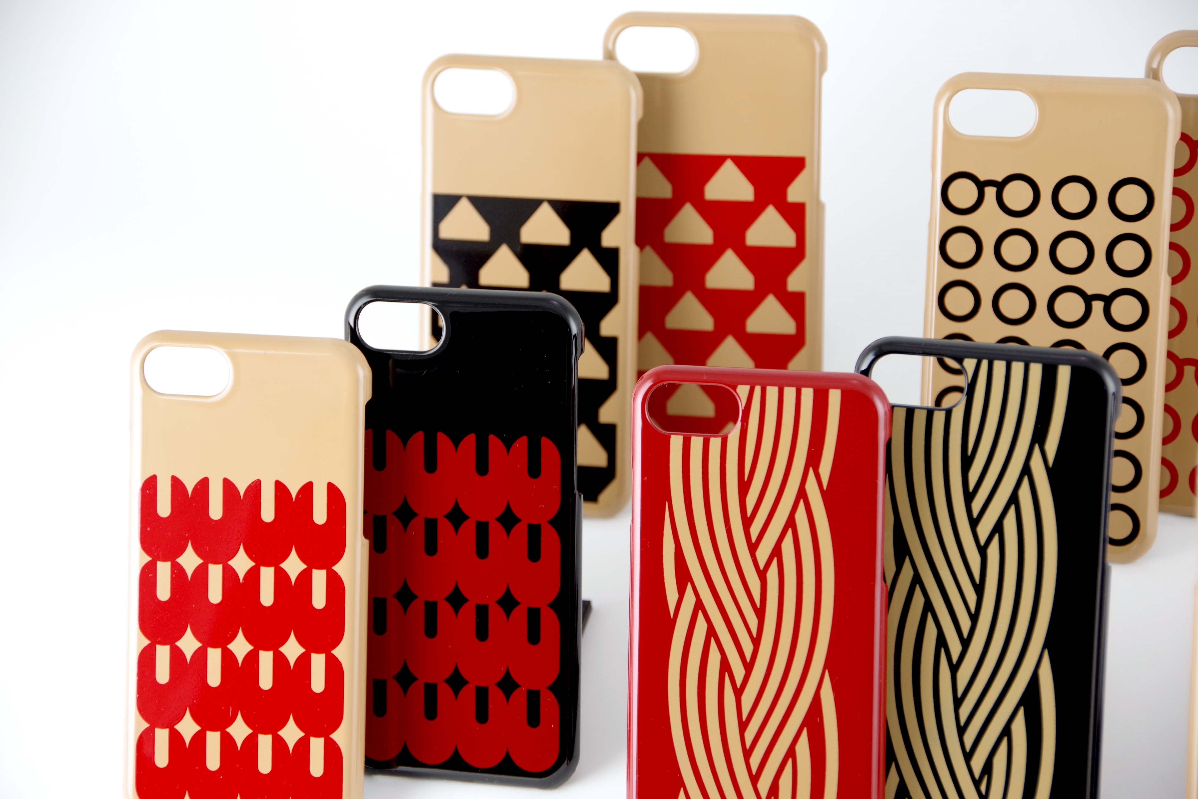 LIMEXを採用した漆仕上げのiPhoneケースのクラウドファンディングを開始