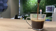 業務を行いながら、いつでもコーヒーを飲むことができます♪ 