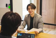 アカウントディレクターの　"戦略""企画""アイデア"　全てがクライアントの利益を最優先に日々取り組んでいます。
