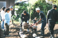 持続可能な食文化を考える。そのためには私たちも農を学び実践する必要があります。年齢や性別関係なく、その想いに共感をした仲間たちが、関西圏や首都圏から移住をしてきています。