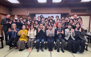 集合写真 @ 2025忘年会。節目節目で社員はじめウエダ本社に関わってくださる方も集っています。