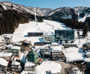 野沢温泉 -山と水田に囲まれた村