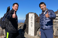 毎年2万人を越える登山客を集める霧島連山のふもとにある高原町は「神武の里」として有名。高千穂峰（かたちほのみね）は「古事記」による「天孫降臨の地」とされています。
