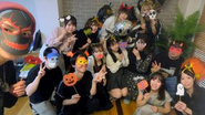 社内でのハロウィンパーティーの写真。月に一回は季節イベントを開催しています！