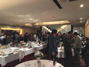 建築家との懇親会の様子。ご紹介する工務店や建築家の考え方やパーソナリティを知るのも大事な仕事。住宅の仕事ではありますが、人と人とを結びつける奥深～い仕事です。