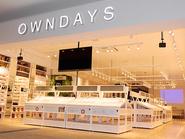 検査から、レンズのセレクト、レンズ加工まで、自分のメガネが出来るまでの行程を全て見ることができるなど、業界の常識を覆すようなアイデアで溢れたお店です。