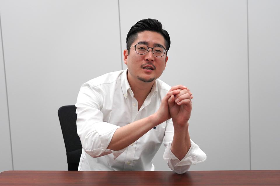 安藤 XZSGxUM?w=940