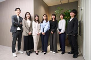キャリアは関係なく、社長や先輩、新人みんなが個人の意見を拾いあげる、風通しの良い関係性です。