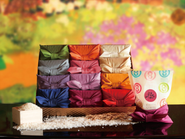 数々の賞を受賞している『十二単シリーズ 満開』。「洋食向き」「和食向き」など、料理に合うようにブレンドされた12種類のお米が包まれています。