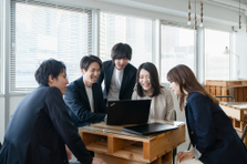流行の最先端を行く　SNSマーケターへチャレンジ！
