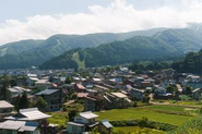 野沢温泉 -山と水田に囲まれた村