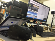 メンターだけではなく、受講生もVRデバイスを使った開発を経験することができる。