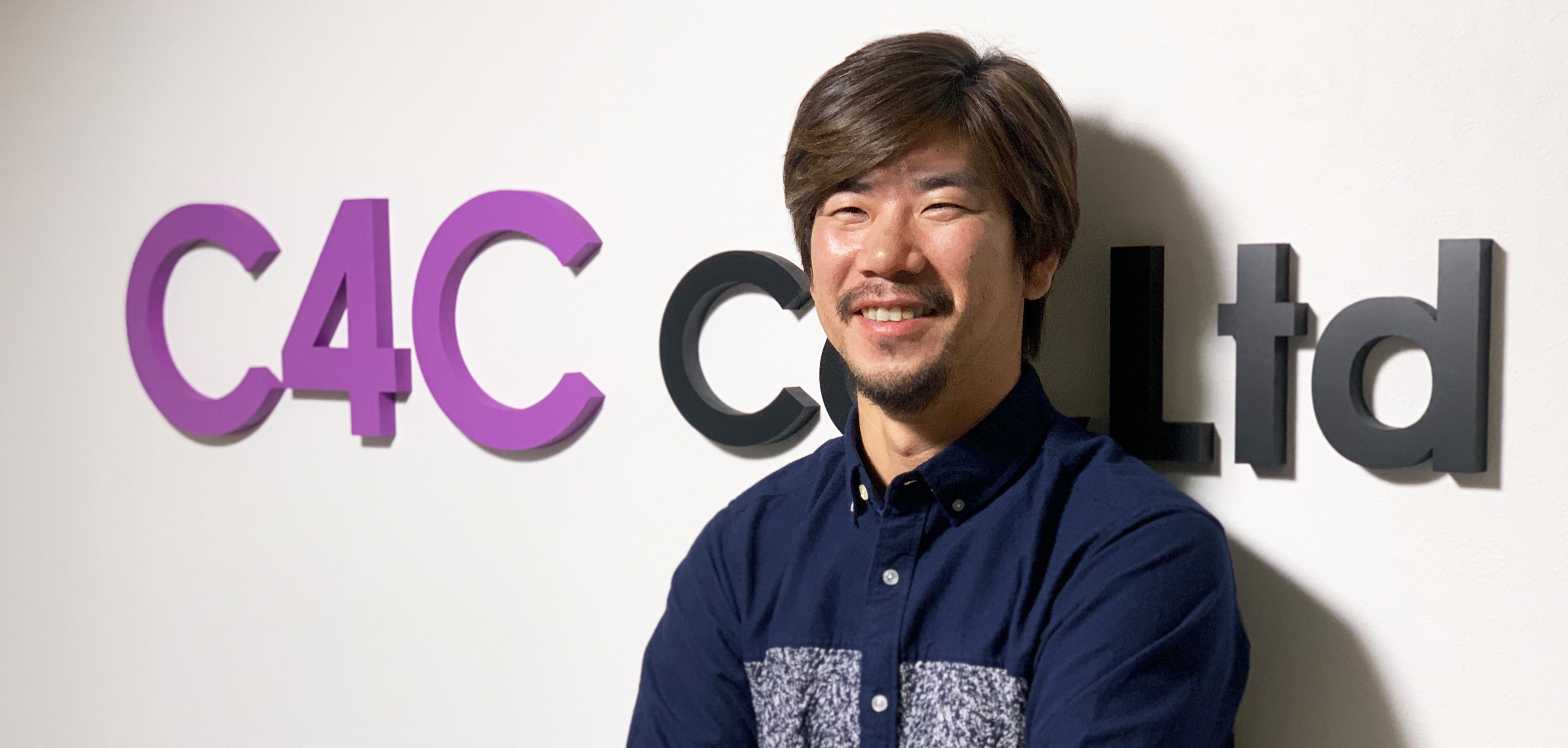 社会人サッカーからIT業界へ？！うちに秘めているのはデフエンジニアへの熱い思い！29歳転職のWebディレクター有馬さんをご紹介！