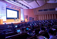 日本最大級のCVCカンファレンス「JAPAN CVC SUMMIT」の様子。200社以上のCVCが参加し、スタートアップとの投資・連携実績や投資戦略について議論が行われています。