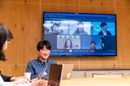 通常はリモートワークでslackでやりとりをしつつ、Google Meetやzoomでの会議がメインです。外部とのミーティングや四半期に1回全体で集まる機会など、月に数回出勤するメンバーも、関西や北海道など地方に住みながら働くメンバーもいます。