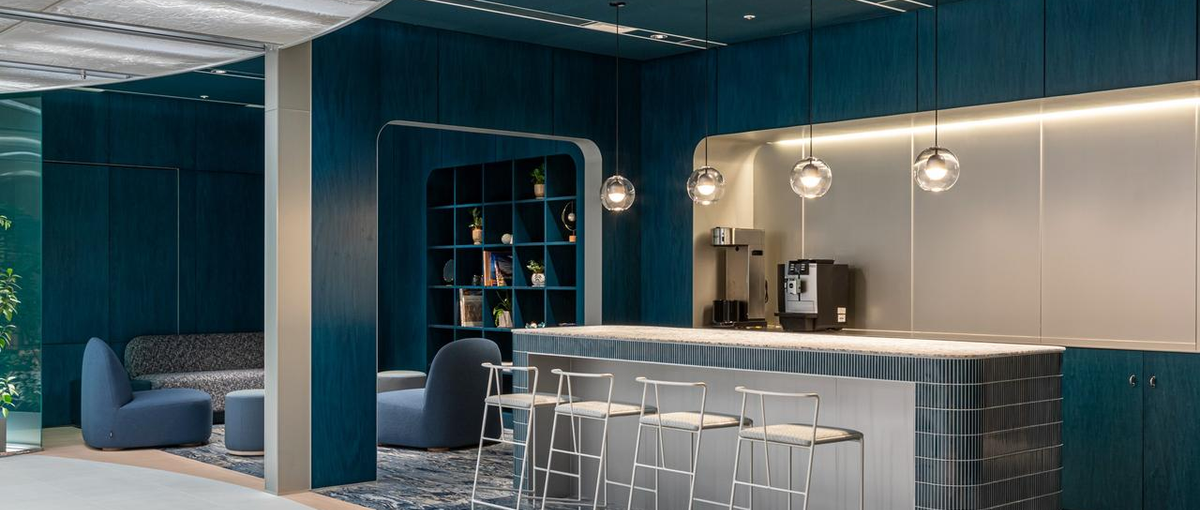 モノの流れを制する者が、プロジェクトを制す。プラント調達の最前線へ。