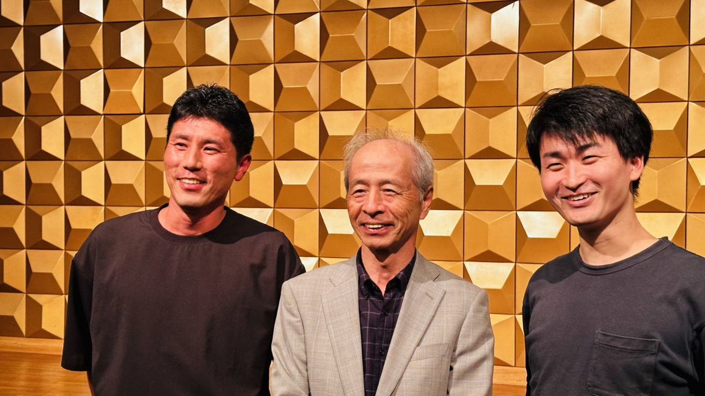 引退する永山さんと、若手の教え子たちとの写真