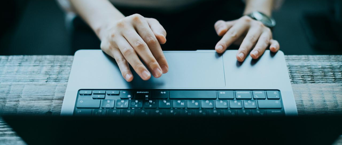 デザイン会社の事務サポート／受発注・請求書管理担当