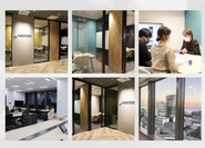 横浜オフィスの様子です。JR横浜駅直結のJR横浜ワター21階にオフィスがございます！